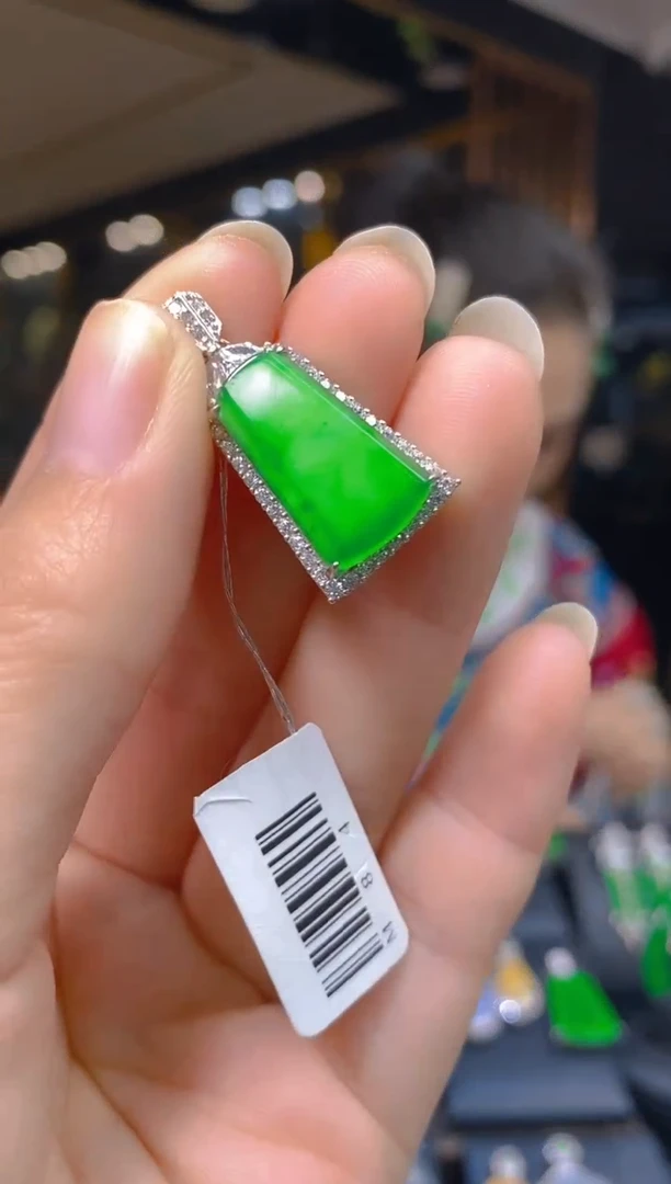 吊坠(赠链)银S925镶嵌翡翠011(多样性发货发其一)