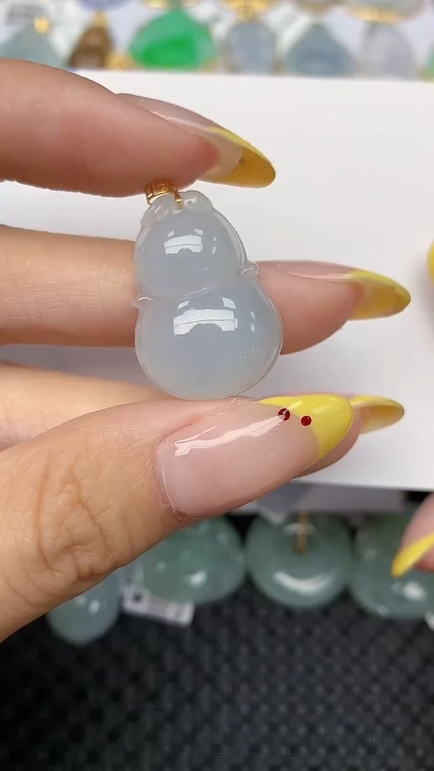 翡翠18K金镶嵌项链天然翡翠A货