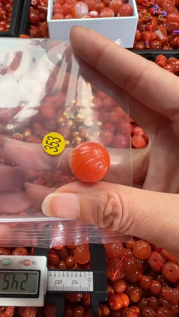 【闪购商品】南红玛瑙颈饰未镶嵌1