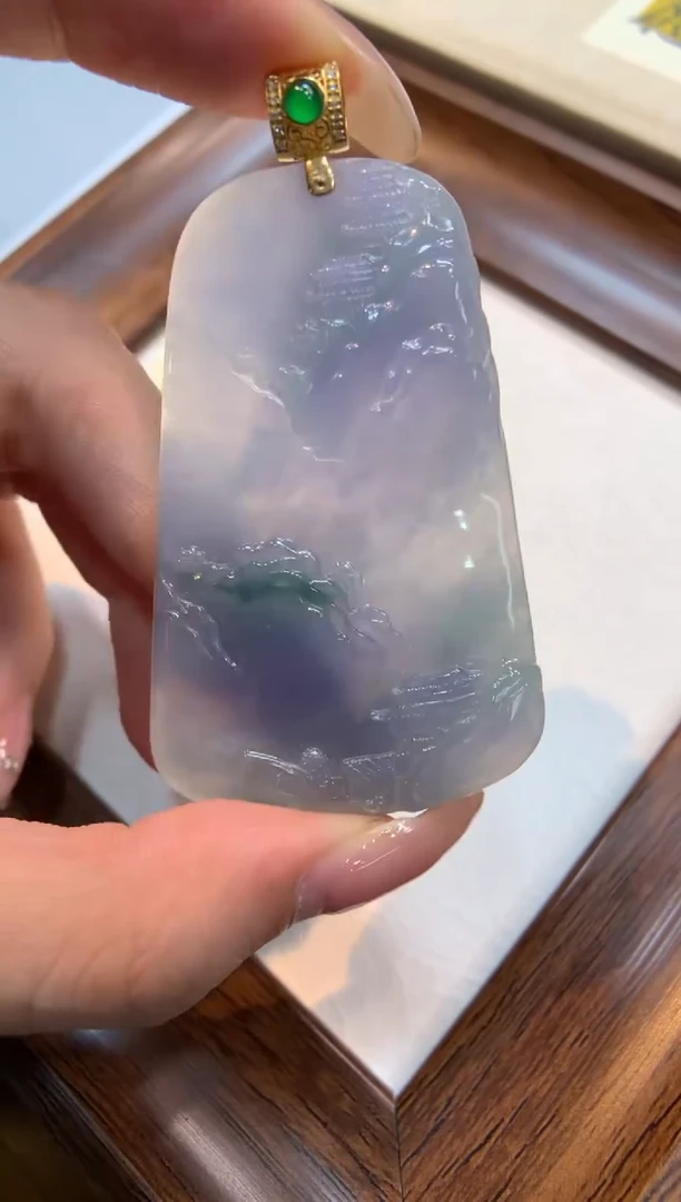 颈饰18K金镶嵌翡翠觀*山水牌