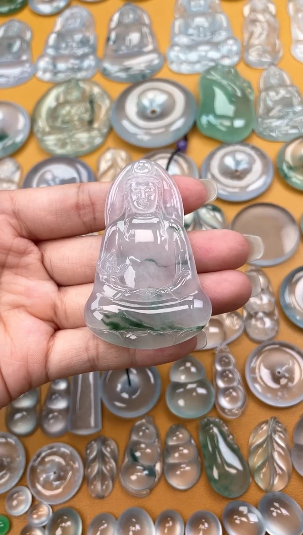 翡翠未镶嵌吊坠(不含链)素衣 62.7 40 6.3