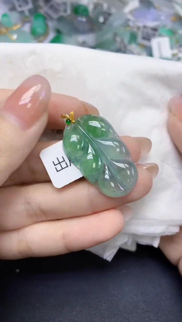 颈饰18K金镶嵌翡翠天然缅甸翡翠A货多样性发一件