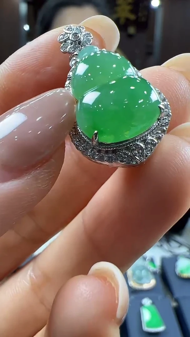 翡翠挂件18K金镶嵌葫芦 不含链