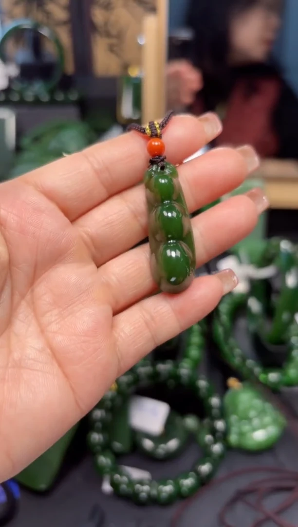 【闪购商品】和田玉（碧玉）吊坠(赠链)未镶嵌1