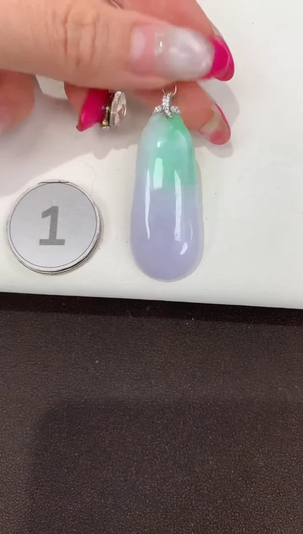 颈饰18K金镶嵌翡翠天然缅翠甸a货