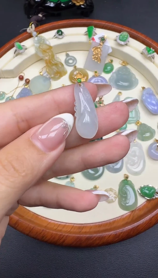 吊坠(赠链)18K金镶嵌翡翠400