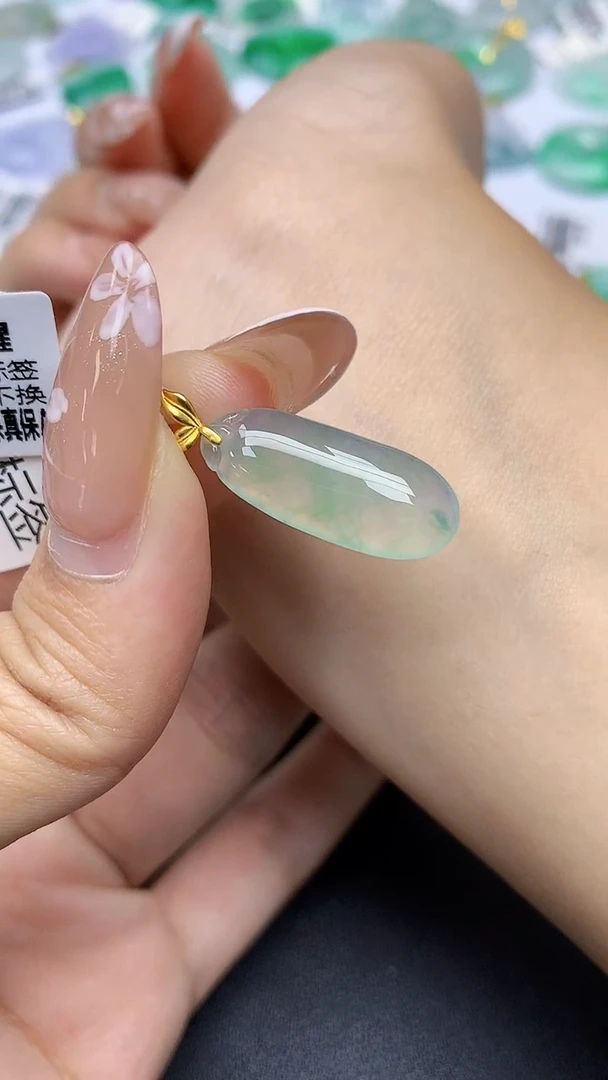 颈饰18K金镶嵌翡翠a货假一赔三支持复检百元上9元证书费自理