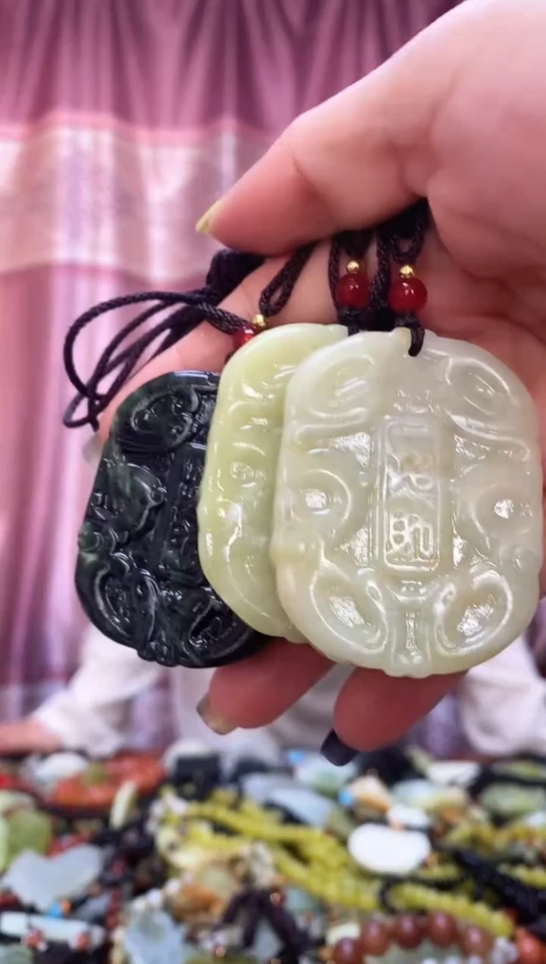 未镶嵌岫玉吊坠多样性发其中之一  挂坠