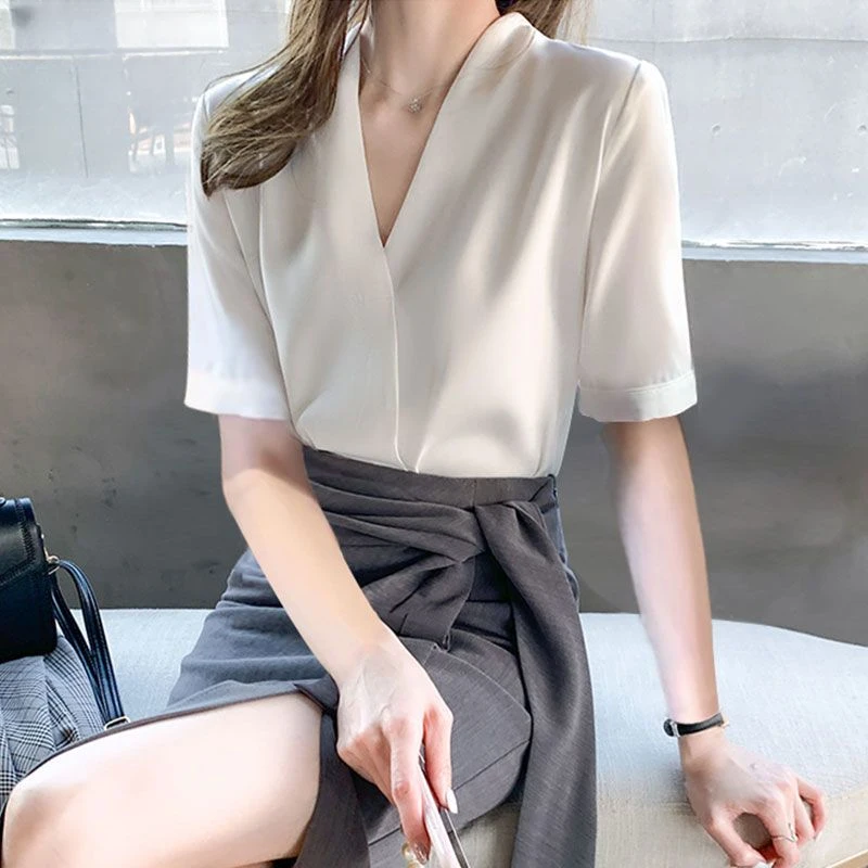 KALUOLAI/卡洛莱法式V领白色衬衫女装夏季新款高级感教资面试上衣