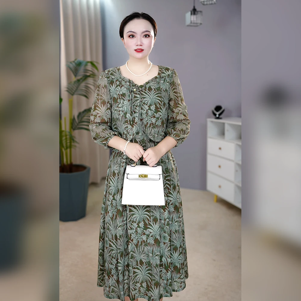 2025秋季新款国风设计感七分袖碎花女士连衣裙气质显瘦优雅高贵