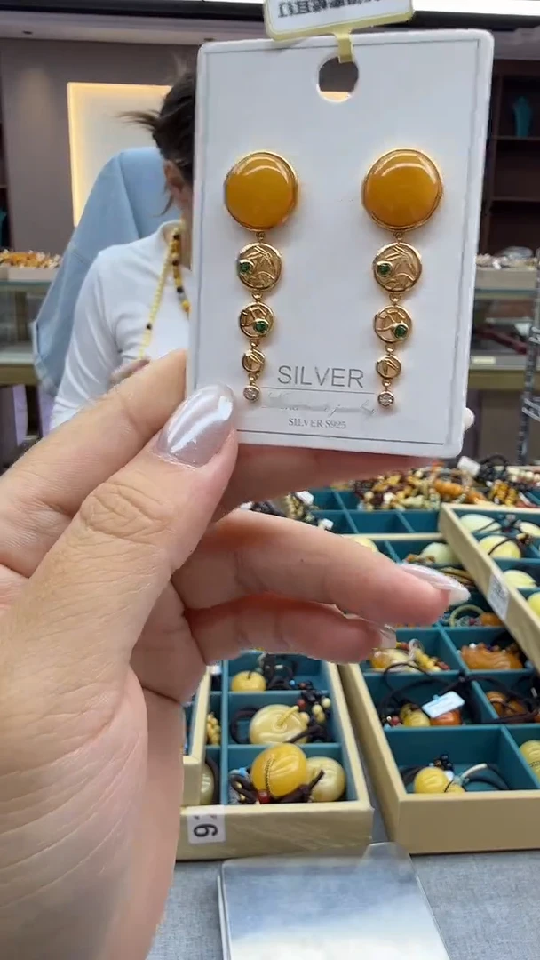 琥珀未镶嵌耳饰37秒拍号 假一罚三