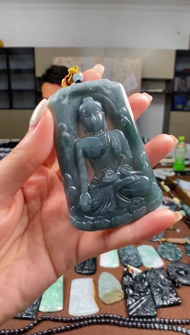 颈饰未镶嵌翡翠多样性发其一