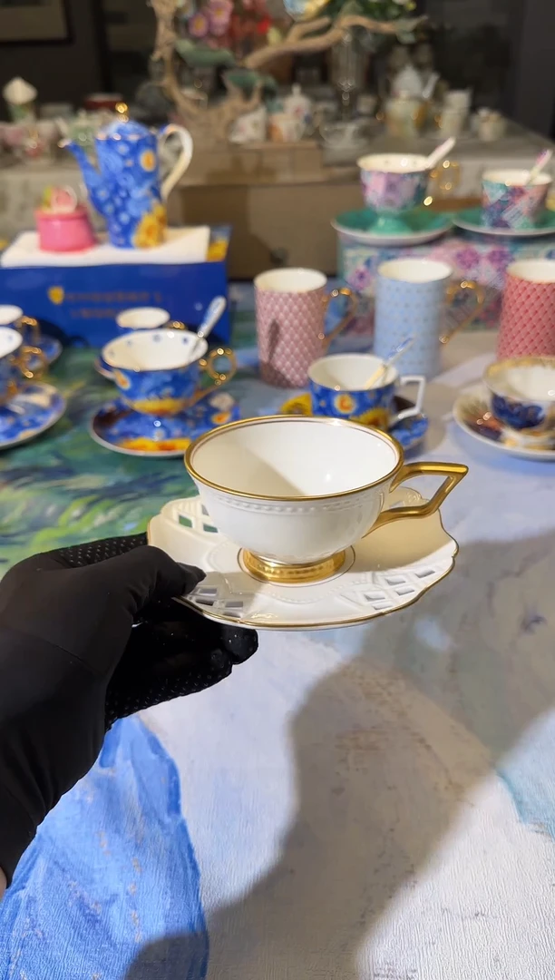 【闪购商品】瓷片骨瓷手绘描金可进微波炉洗碗机送小汤勺