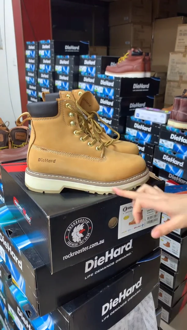 牛皮43码，84101 ，运动鞋码，工装靴，默认微瑕