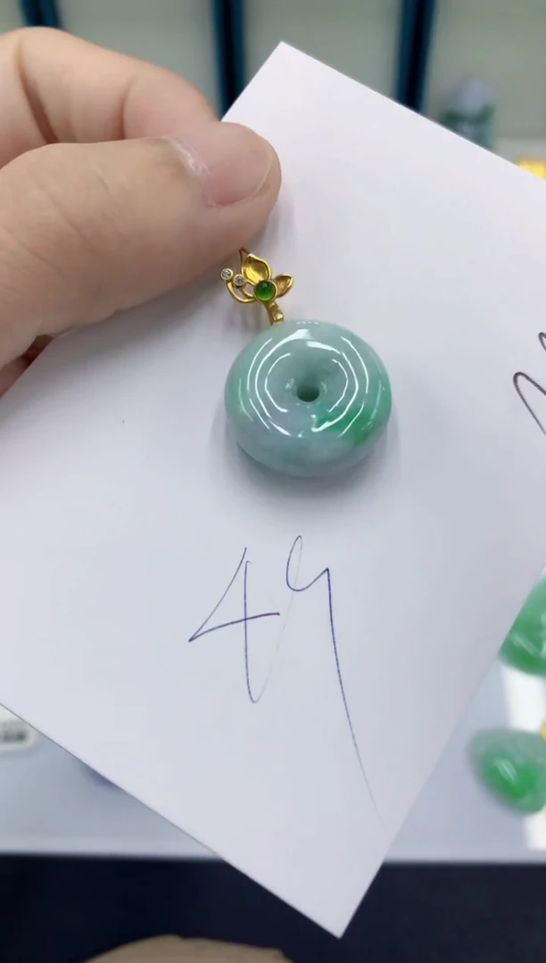 颈饰未镶嵌翡翠翡翠