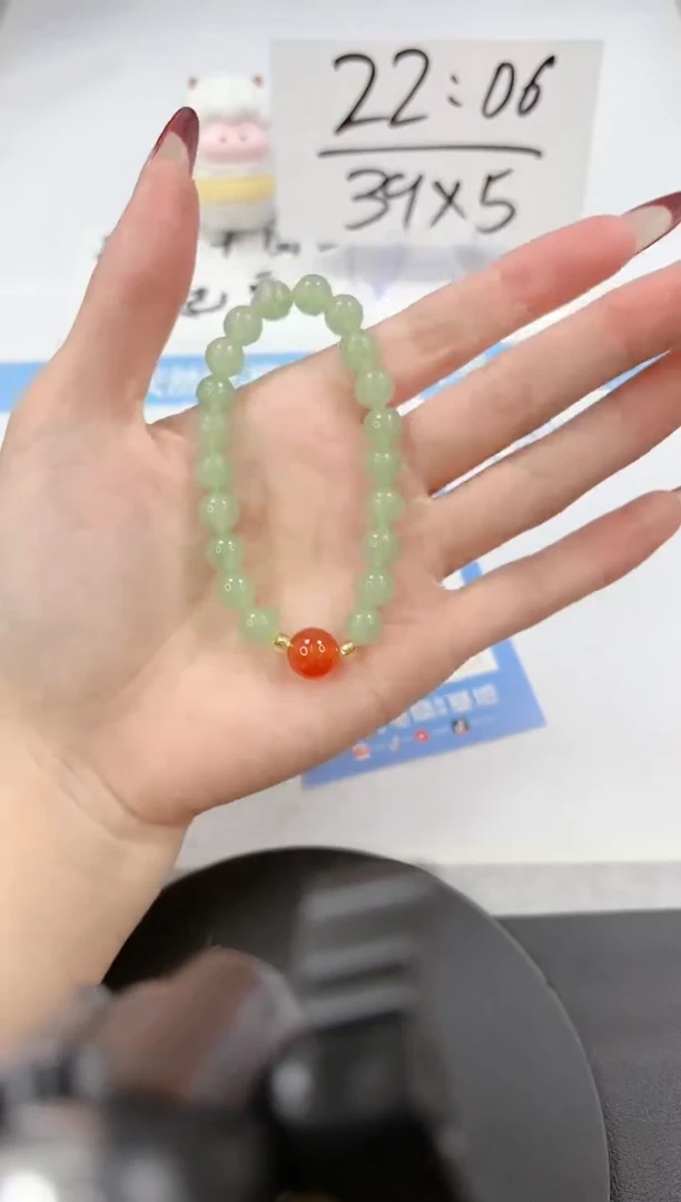 【闪购商品】石英质玉手镯未镶嵌绿色手链