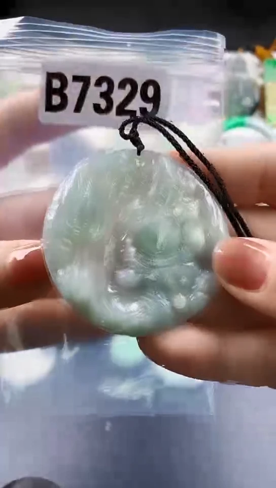 翡翠未镶嵌颈饰天然翡翠吊坠挂件