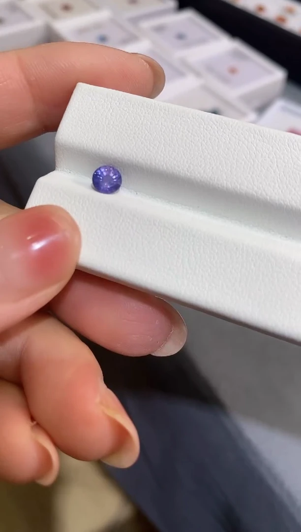 裸石蓝宝石0.61ct紫蓝宝石