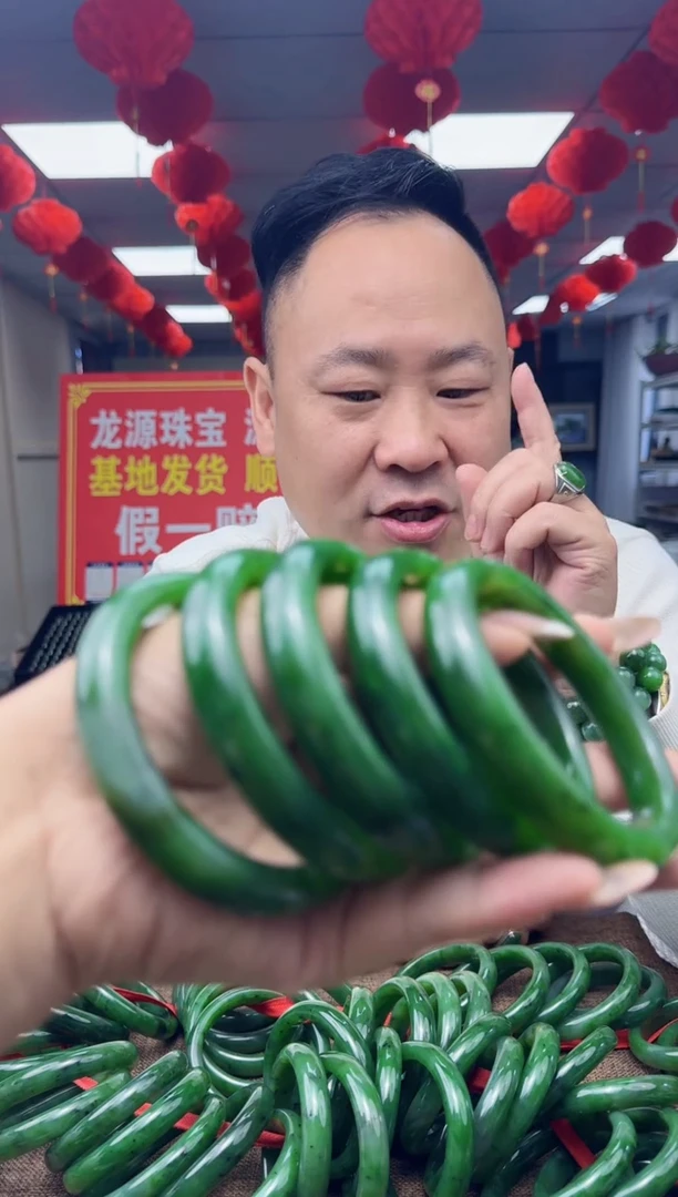 颈饰未镶嵌和田玉拍一发一，多样性发货