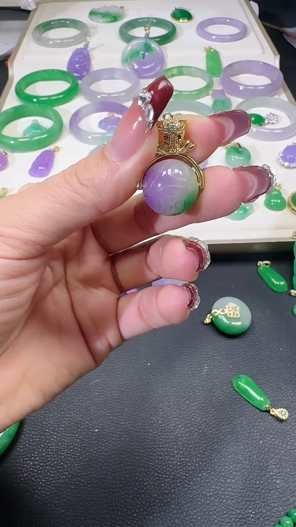 【闪购商品】翡翠颈饰未镶嵌春彩单珠