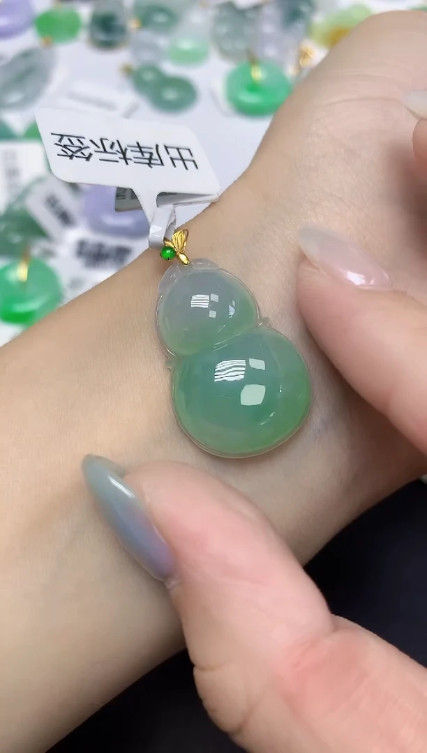 翡翠18K金镶嵌颈饰天然缅甸翡翠A货