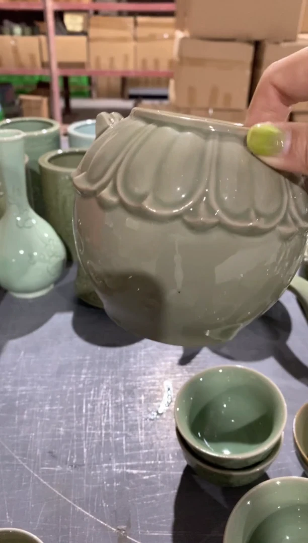 耀州窑南朝茶叶罐 没有盖 瑕疵处理