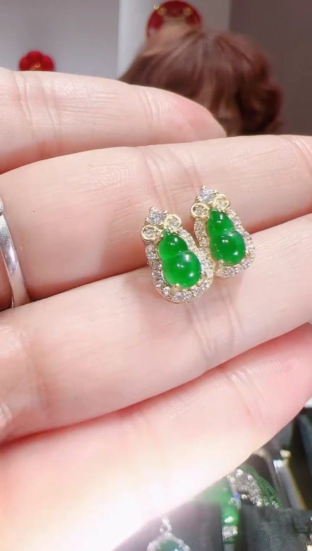 【闪购商品】翡翠耳饰未镶嵌202521048