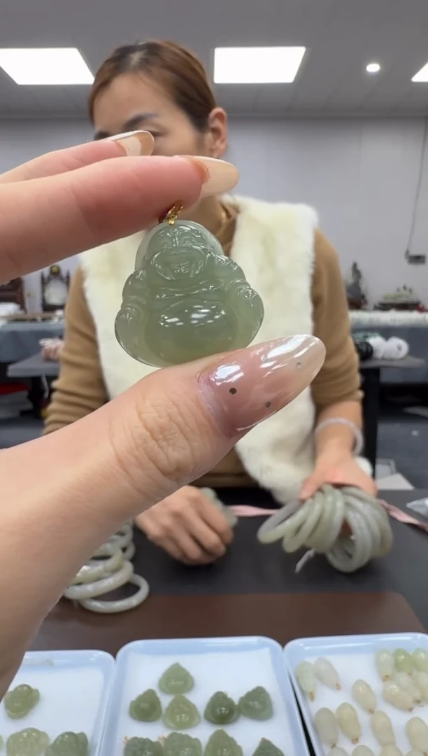 颈饰18K金镶嵌和田玉多样性发其一zj佛公