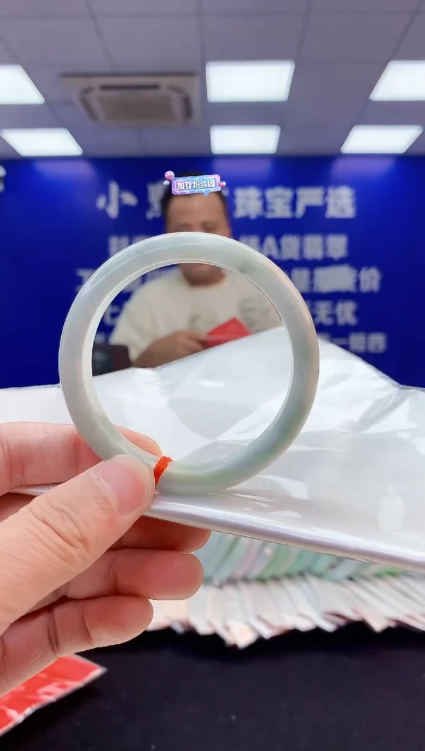 翡翠手镯未镶嵌1天然翡翠默认有瑕完美主义者勿拍