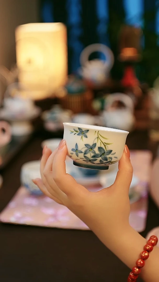 青云茶斋陶瓷茶具梦铃蓝压手杯