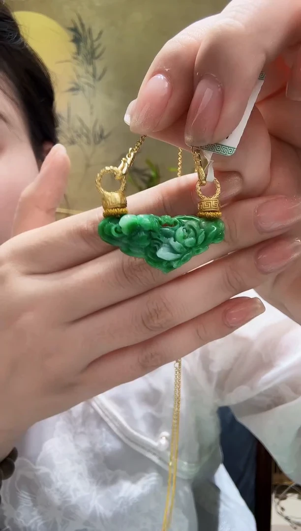 颈饰未镶嵌翡翠吊坠