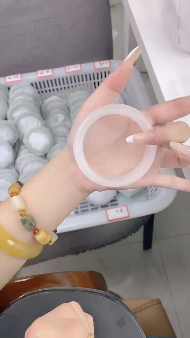 未镶嵌手镯石英质玉71-白月光56