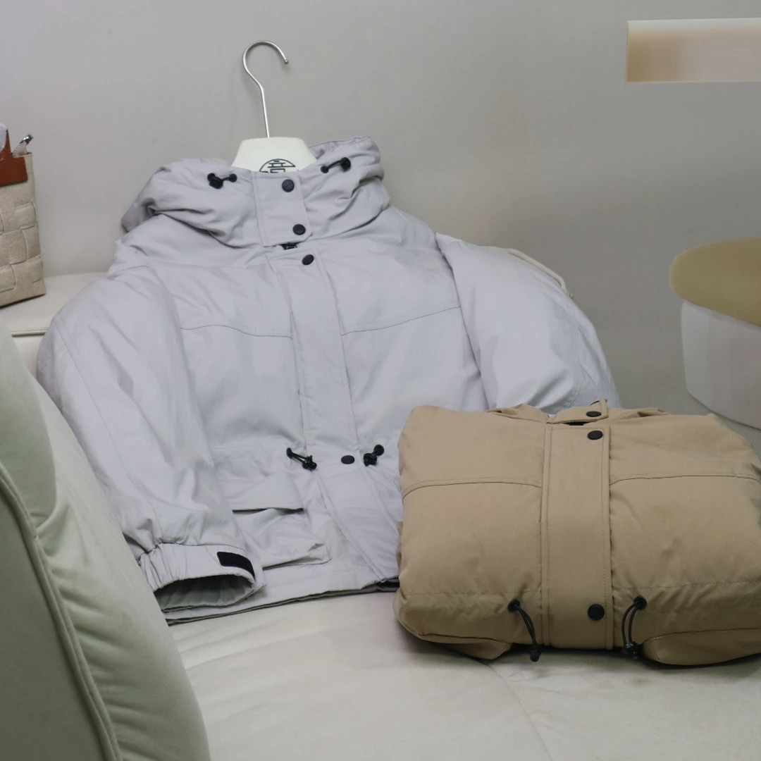 【13293】高品质原创设计两色百搭羽绒服瑞