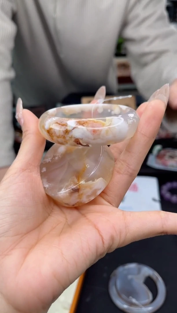 【闪购商品】石英质玉手镯未镶嵌54圈口（不退不换）1567102