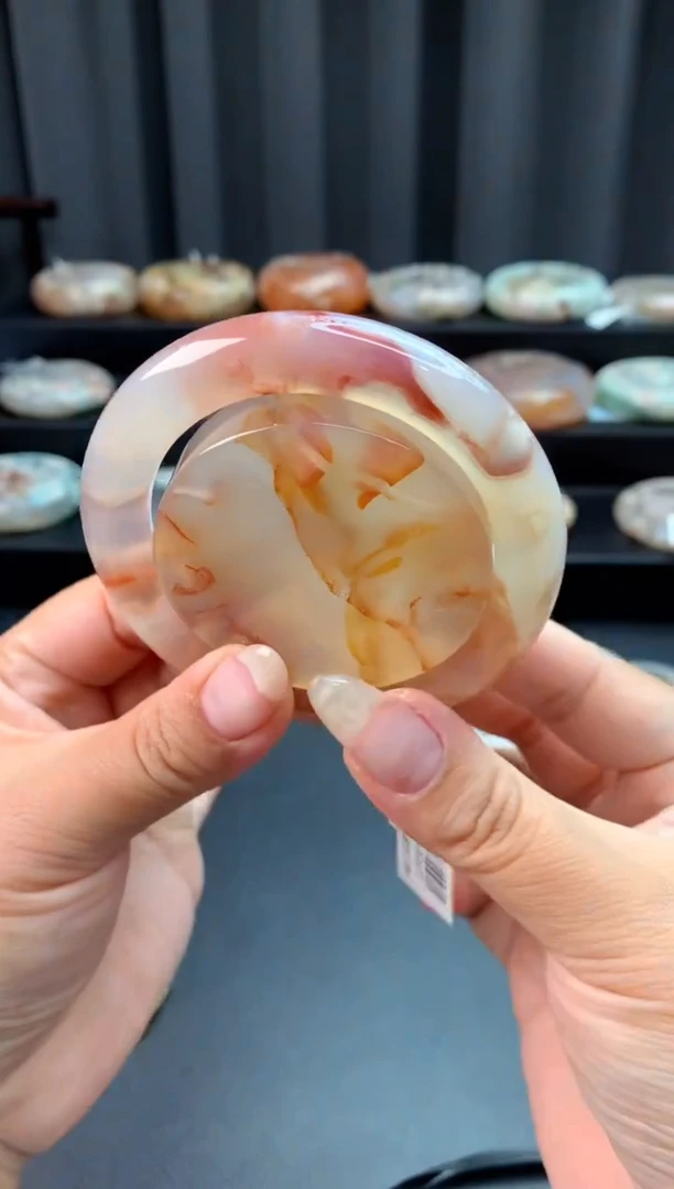 未镶嵌手镯石英质玉（56圈口）赠送镯心