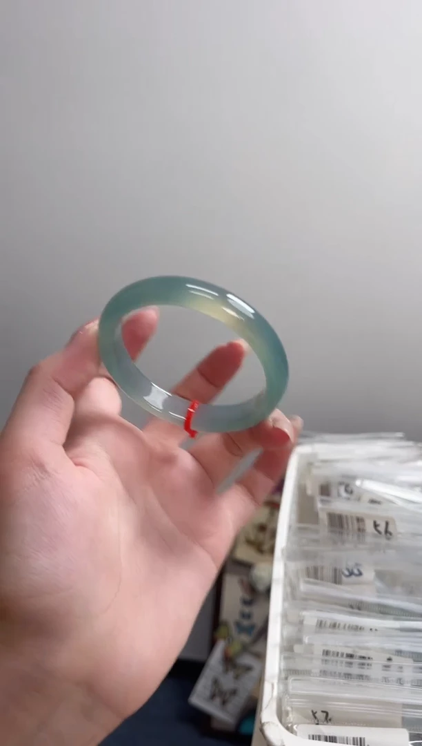 玛瑙/玉髓手镯未镶嵌54-55圈