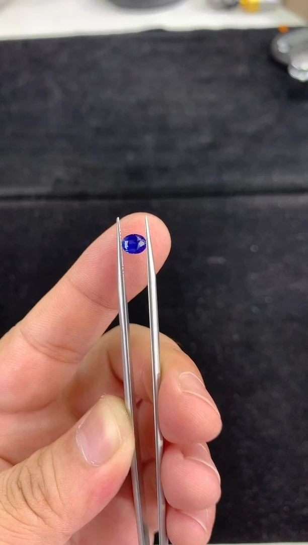 裸石蓝宝石1.01克拉无烧皇家蓝蓝宝石