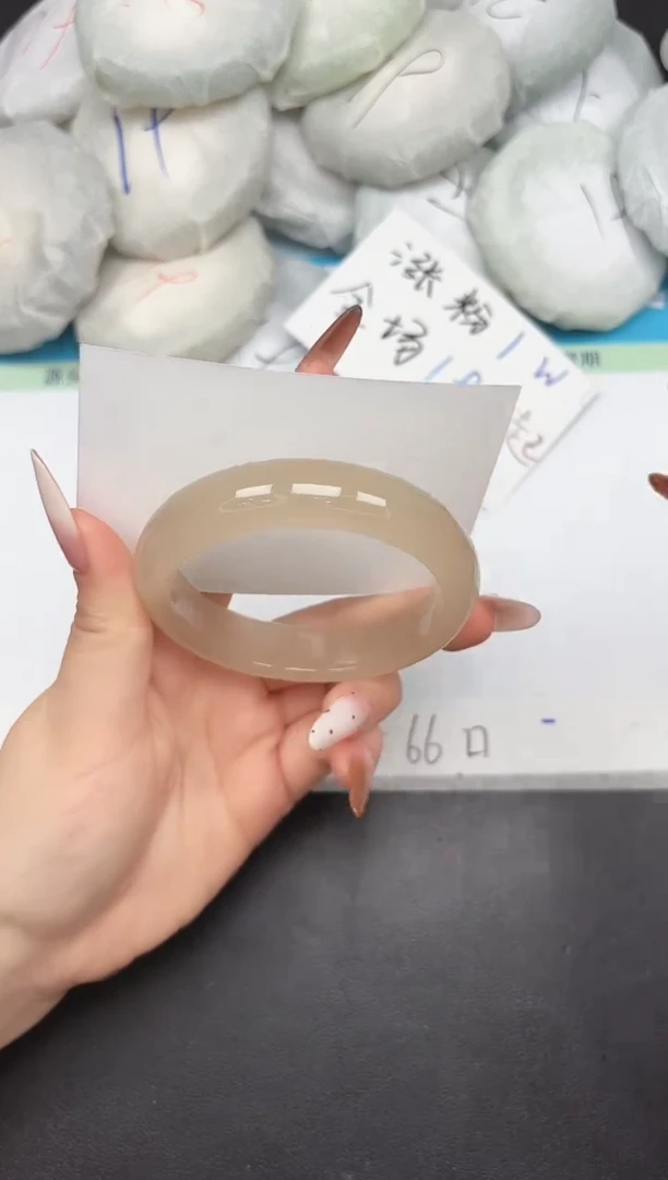 未镶嵌手镯石英质玉A285/59.2