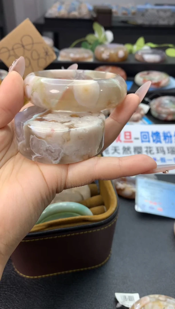 未镶嵌手镯石英质玉（57-58圈口）赠送镯心