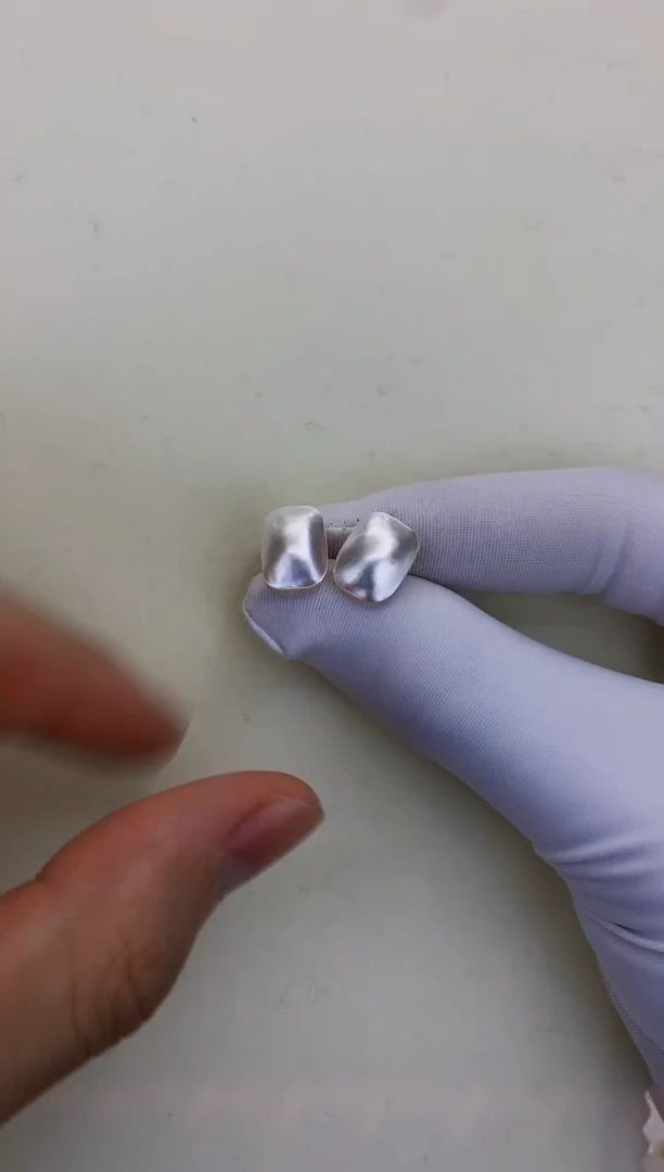 18K金镶嵌DA拼合珍珠（马贝珠） GD063 马贝耳钉