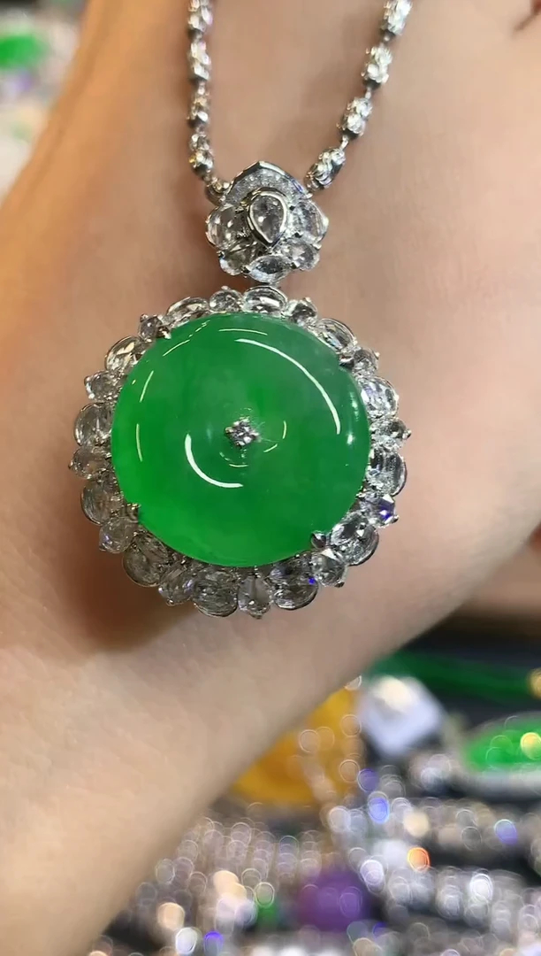 吊坠(不含链)18K金镶嵌翡翠q160