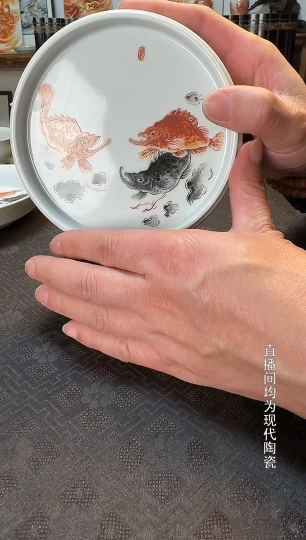 M**杨泛红墨彩小壶尘1个