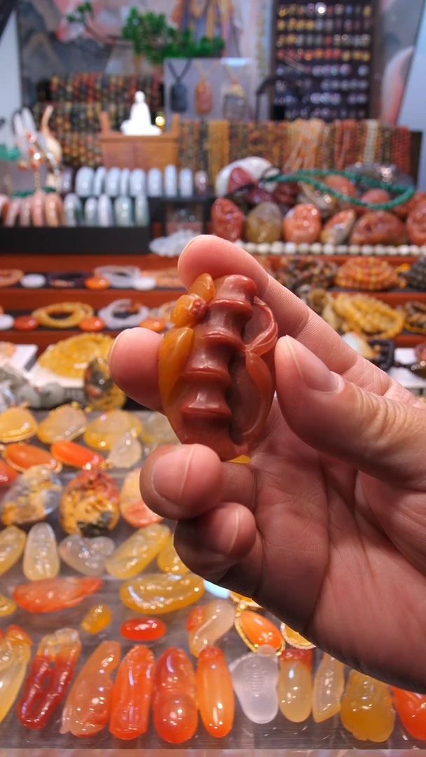 石英岩玉吊坠未镶嵌吊坠