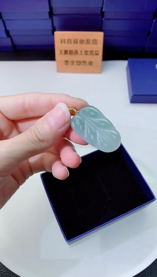 翡翠未镶嵌颈饰11111111