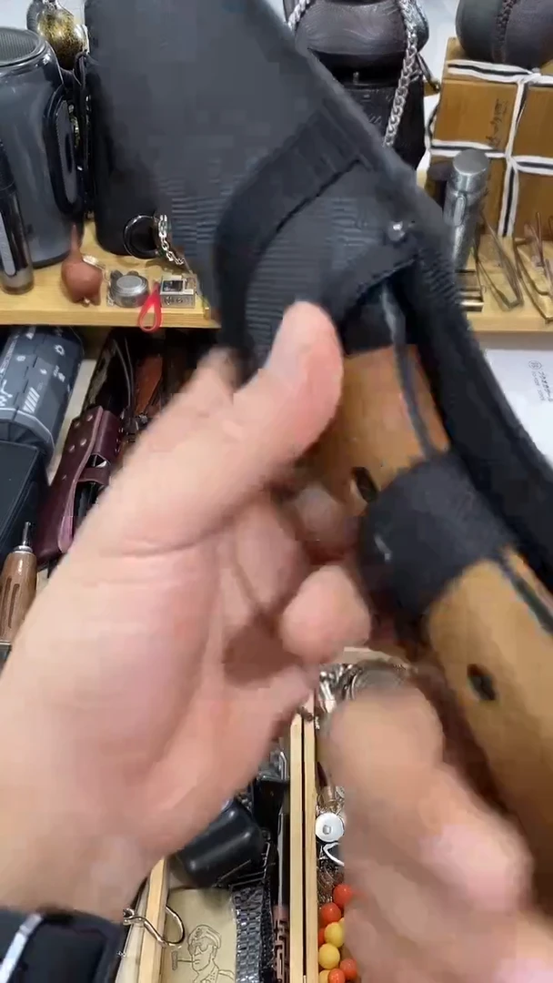 瓷片闪购商品  如图所示