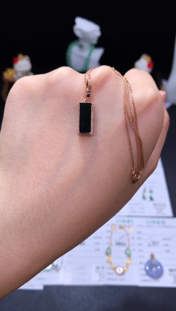 18K金镶嵌挂件翡翠48小时鉴赏期 退货不扣服务费