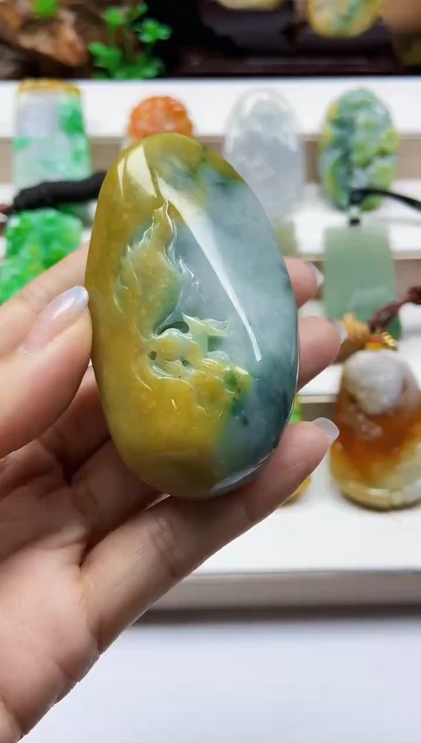颈饰未镶嵌翡翠翡翠A货