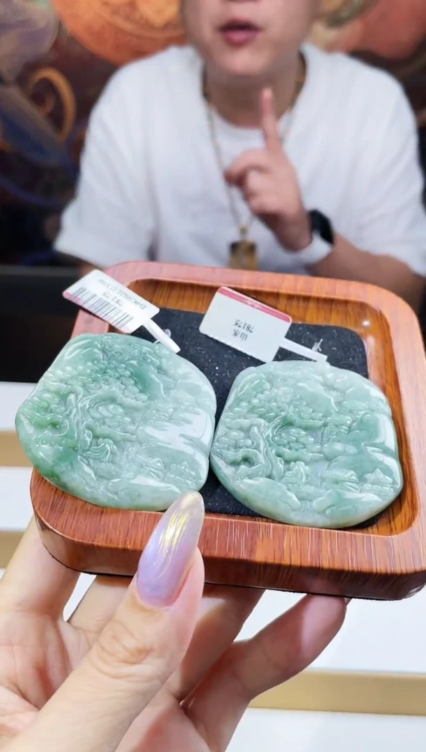 翡翠未镶嵌颈饰多样性发其一挂件