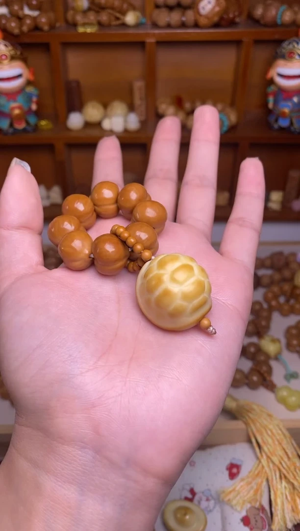 把件猴头核桃全品无暇屁桃＋大富甲手捻