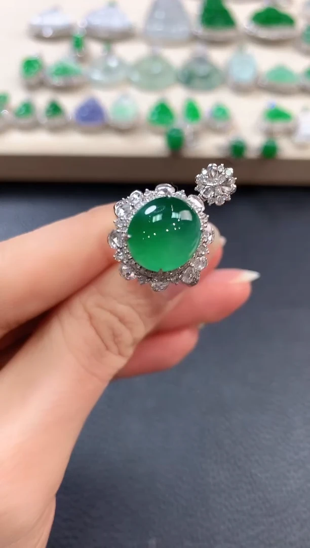 【闪购商品】翡翠戒指18K金镶嵌b100